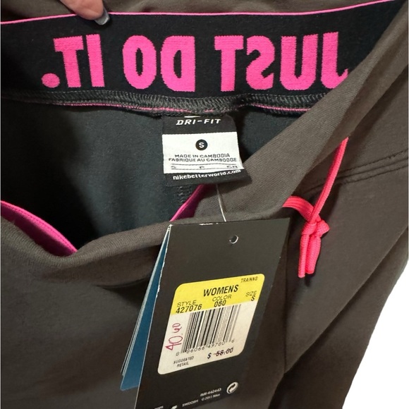 Nike - Just Do It - athletic/ athleisure/ workout / running Capris - size S NWT - Picture 4 of 5